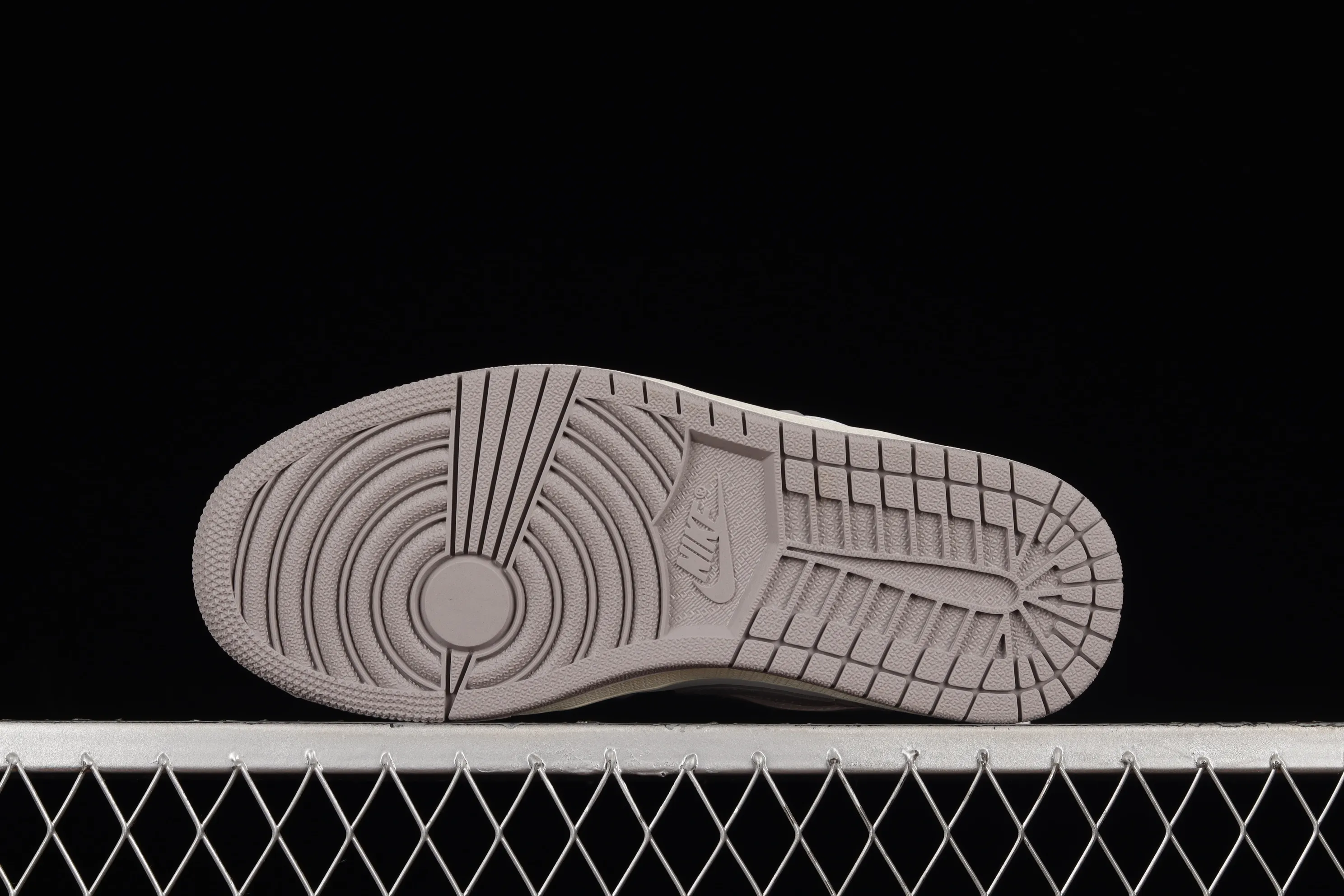 All categories Air Jordan Jordan series basketball shoes Air Jordan 1 Low Z version Air Jordan 1 Low "Vintage Grey" AJ1 Joe 1 white gray low-top basketball shoes 553558-053